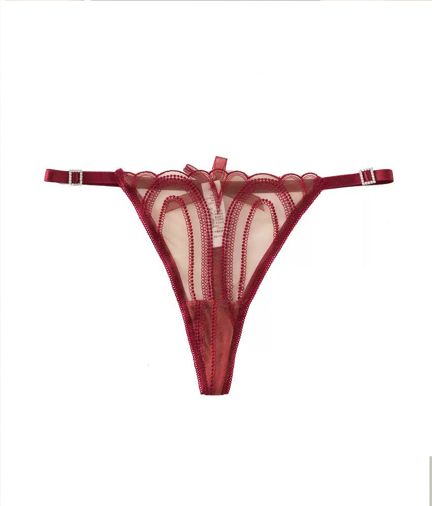 Le string en dentelle