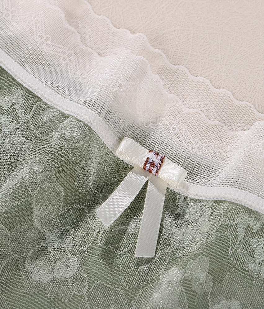 La culotte sexy en dentelle sans coutures taille mi-haute