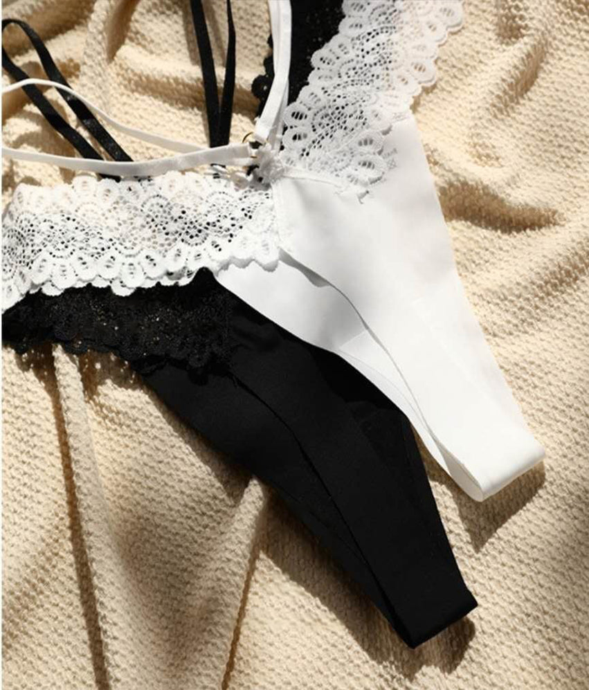 Culotte string en dentelle à doubles bretelles sans coutures
