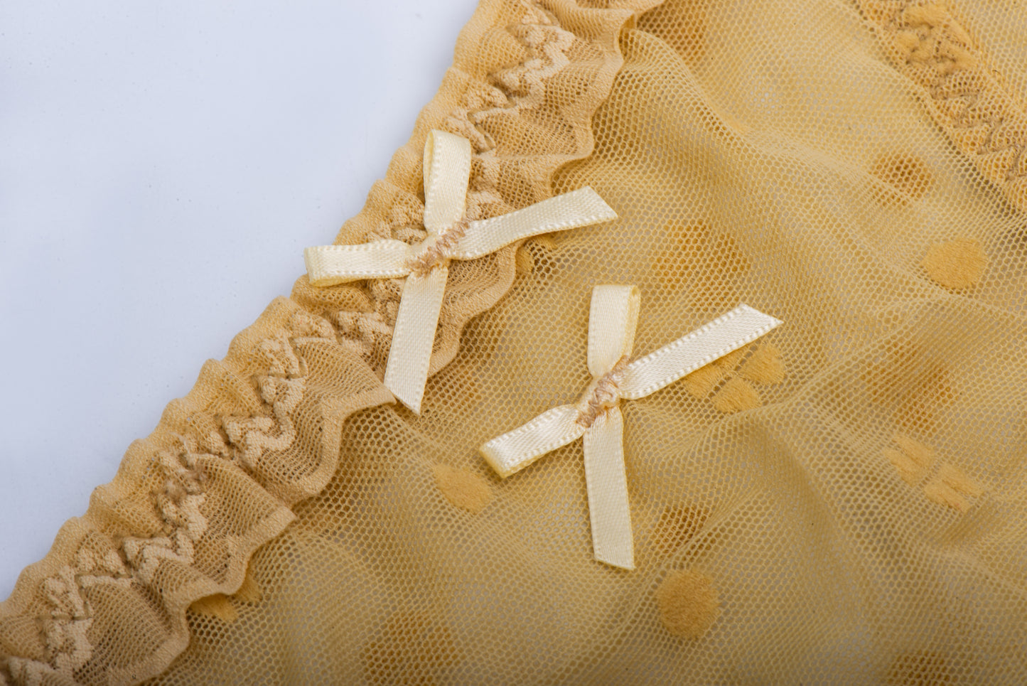 Culotte sexy en dentelle à volants et pois mignons 