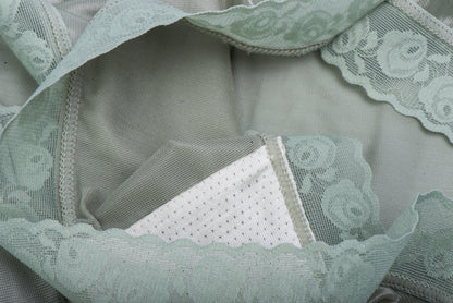 Sexy Mid-Waist Lace Briefs Breathable Elastic  Style Ladies' Panties 4 Packs